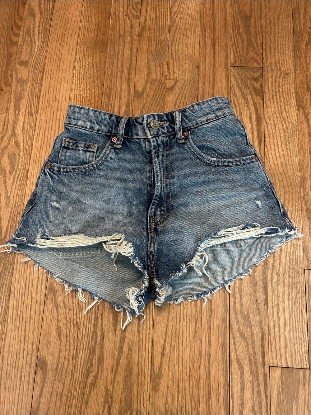 Zara Distressed Raw-Hem Denim Shorts - Blue